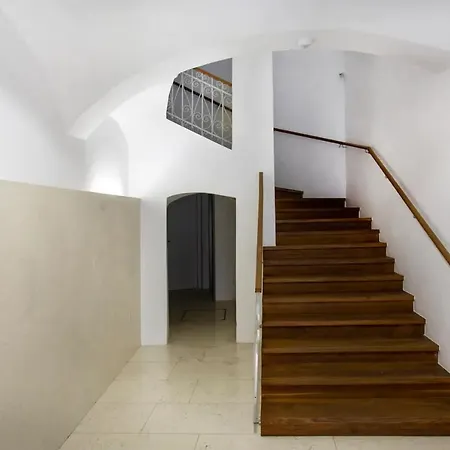 Address Deluxe Downtown Apartman *