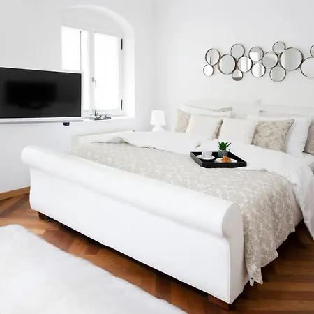 Address Deluxe Downtown *