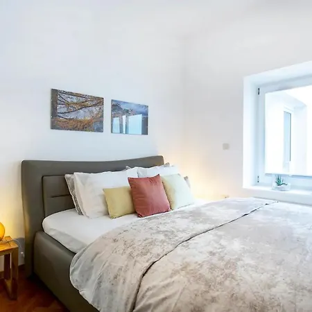 Address Deluxe Downtown Apartman *