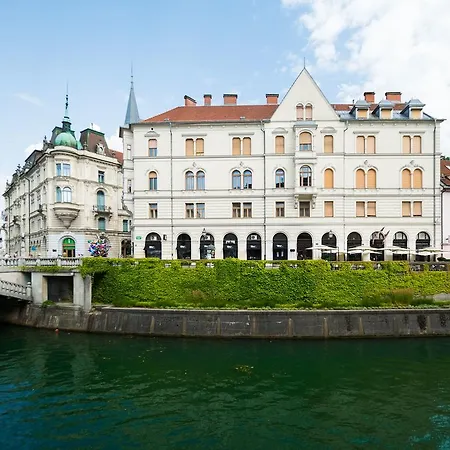 Address Deluxe Downtown Apartman Ljubljana