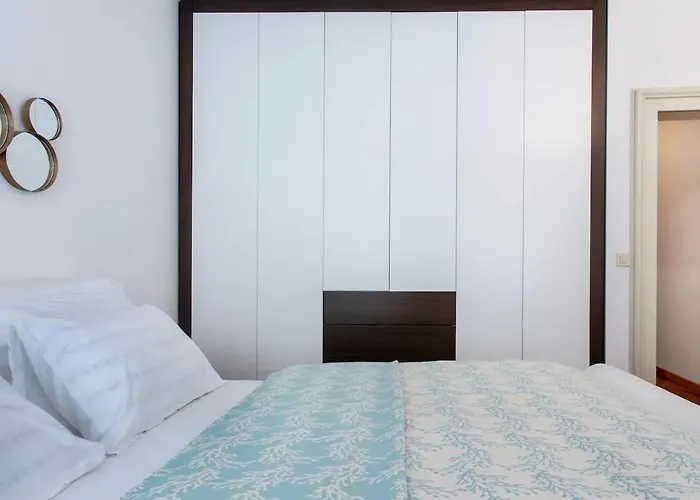 Apartment Address Deluxe Downtown