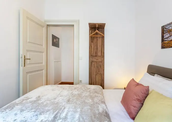 Apartment Address Deluxe Downtown