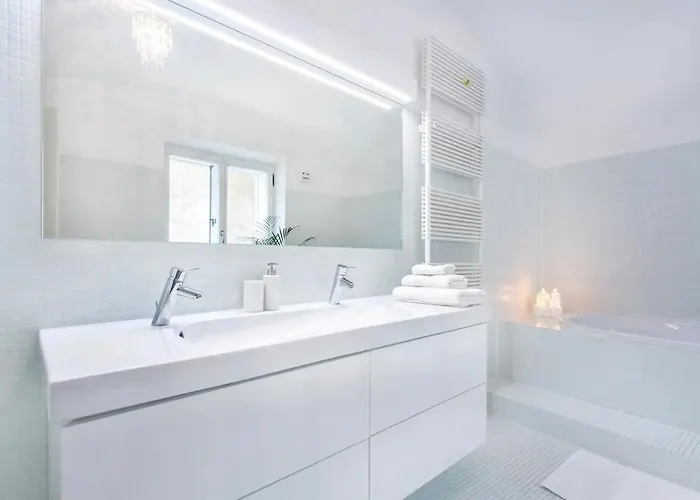 Address Deluxe Downtown Lubiana